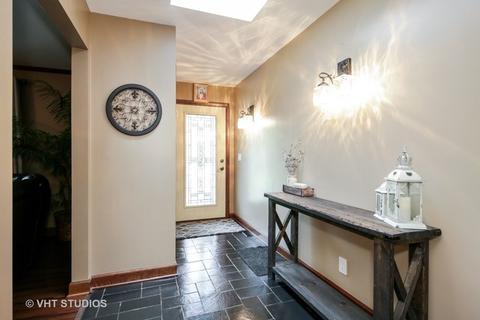 732 Hillside Ct, Algonquin, IL 60102 photo 2
