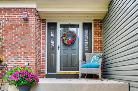 974 Pearson Rd, Cary, IL 60013 photo 3