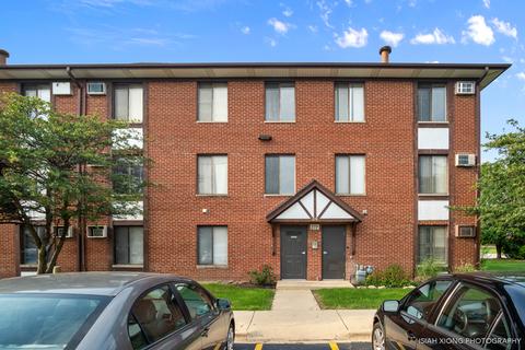 279 Gregory St #8, Aurora, IL 60504 photo 1