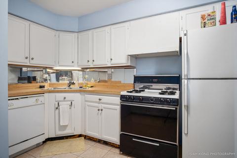 279 Gregory St #8, Aurora, IL 60504 photo 5