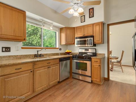 664 White Oak Ln, Bartlett, IL 60103 photo 10