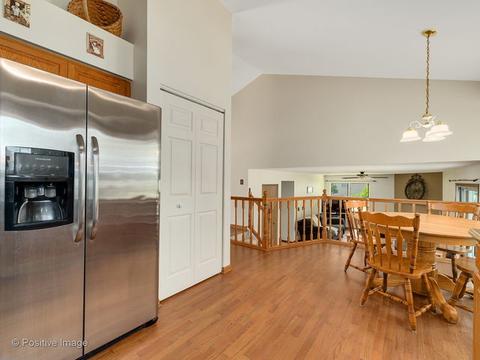 664 White Oak Ln, Bartlett, IL 60103 photo 11