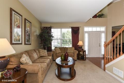 622 Biltmore Dr, Bartlett, IL 60103 photo 3
