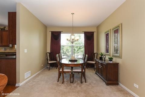 622 Biltmore Dr, Bartlett, IL 60103 photo 8
