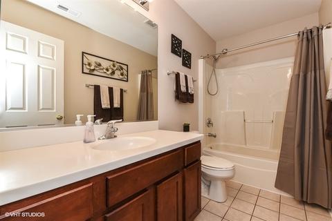 622 Biltmore Dr, Bartlett, IL 60103 photo 16