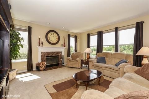 622 Biltmore Dr, Bartlett, IL 60103 photo 9
