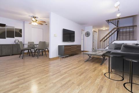 699 Lakeside Cir, Wheeling, IL 60090 photo 3