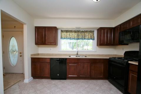 1695 Violet St, Aurora, IL 60505 photo 5