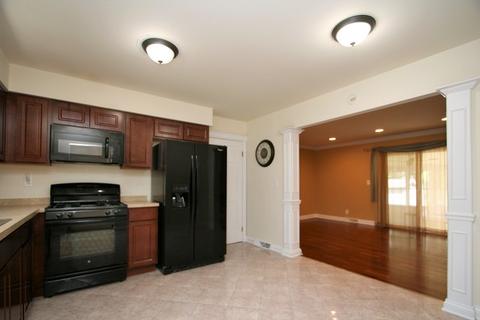 1695 Violet St, Aurora, IL 60505 photo 9