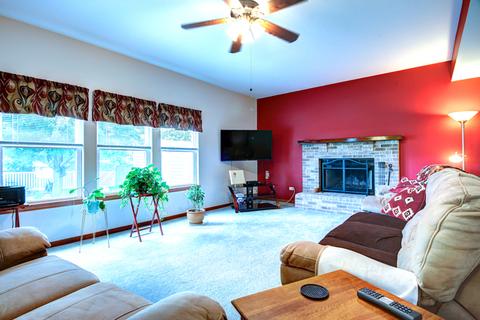 2910 Twin Falls Dr, Plainfield, IL 60586 photo 4