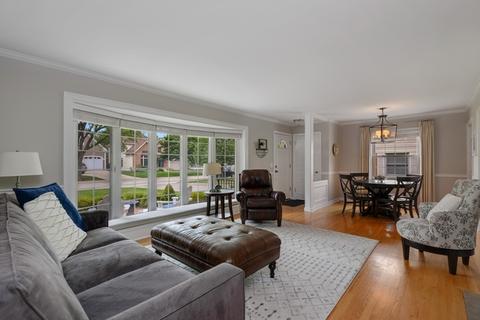 2013 Robincrest Ln, Glenview, IL 60025 photo 5