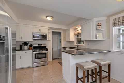 2013 Robincrest Ln, Glenview, IL 60025 photo 8