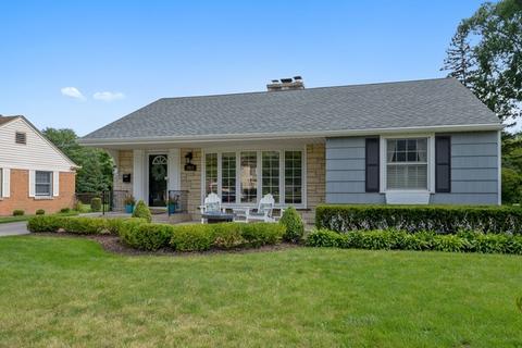 2013 Robincrest Ln, Glenview, IL 60025 photo 2