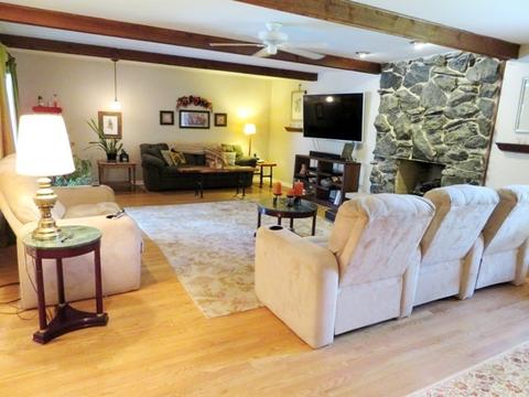 395 Cobblestone Dr, Aurora, IL 60506 photo 2