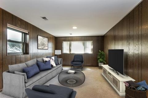 1625 Greenleaf Ave, Des Plaines, IL 60018 photo 4