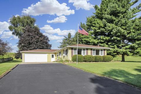 2188 Eagle Dr, Freeport, IL 61032 photo 1
