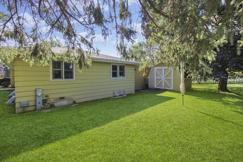 2188 Eagle Dr, Freeport, IL 61032 photo 3