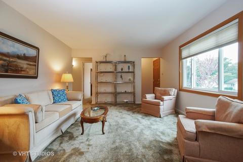 1085 N Bluebonnet Ln, Hoffman Estates, IL 60169 photo 2