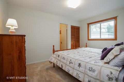 1085 N Bluebonnet Ln, Hoffman Estates, IL 60169 photo 13