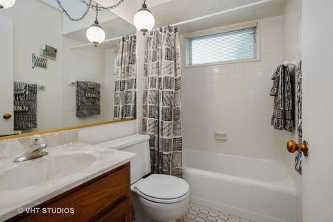 1085 N Bluebonnet Ln, Hoffman Estates, IL 60169 photo 12