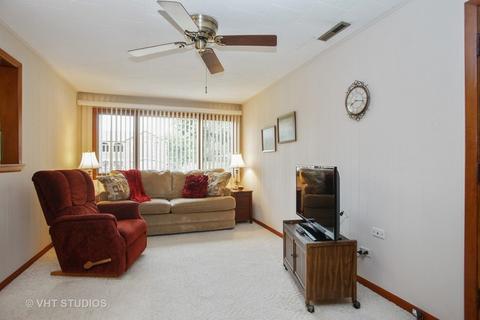 1085 N Bluebonnet Ln, Hoffman Estates, IL 60169 photo 8