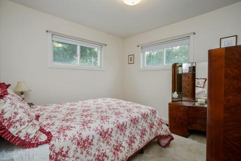 1085 N Bluebonnet Ln, Hoffman Estates, IL 60169 photo 11