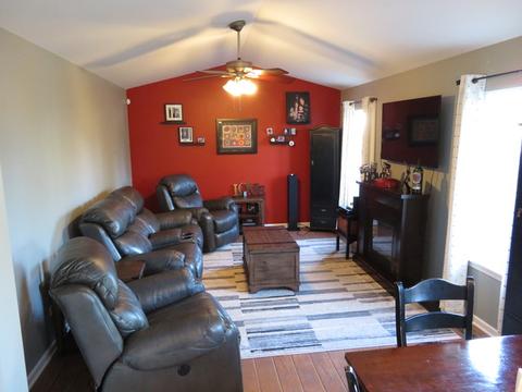 813 Grant Dr, Minooka, IL 60447 photo 4