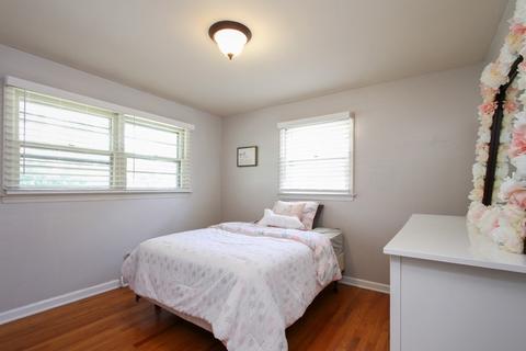 435 Lloyd St, Cary, IL 60013 photo 8