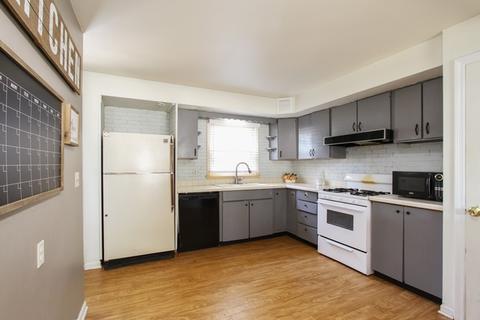 435 Lloyd St, Cary, IL 60013 photo 4