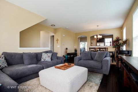 1930 Potomac Ct, Wheeling, IL 60090 photo 2