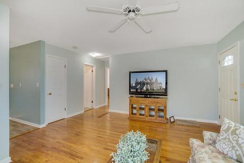 521 E Pleasure Ct, Aurora, IL 60506 photo 5