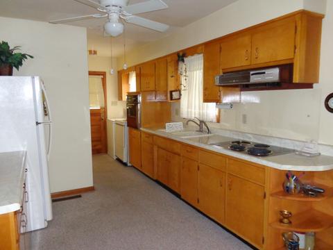 305 W Clinton St, Kankakee, IL 60901 photo 8