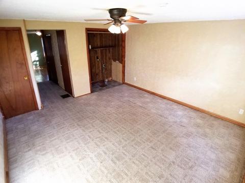 301 E 2nd St, Leaf River, IL 61047 photo 15