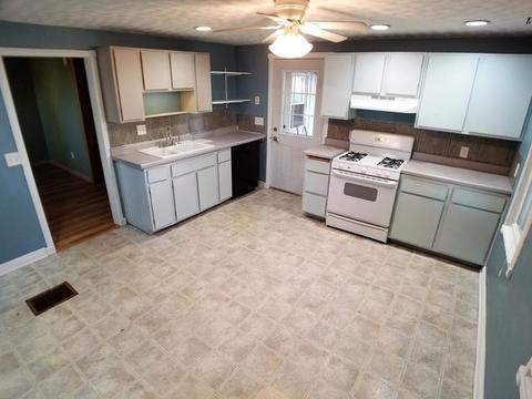 301 E 2nd St, Leaf River, IL 61047 photo 11