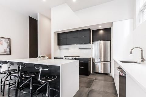 551 E 50th St, Chicago, IL 60615 photo 7