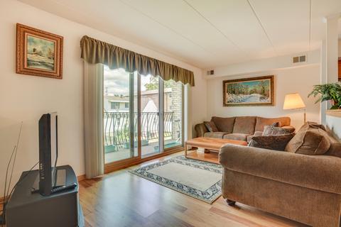 7341 W 71st St #2E, Bridgeview, IL 60455 photo 4