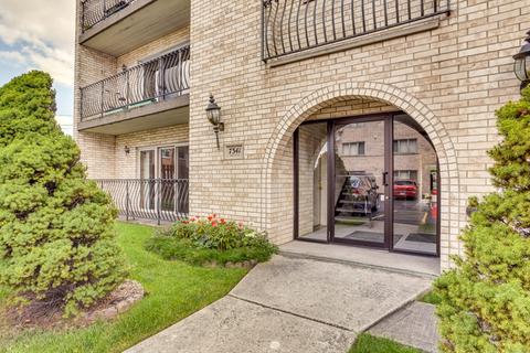 7341 W 71st St #2E, Bridgeview, IL 60455 photo 2