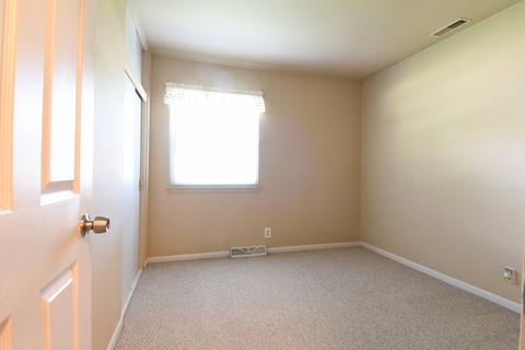 19 Hampton Rd, Montgomery, IL 60538 photo 8