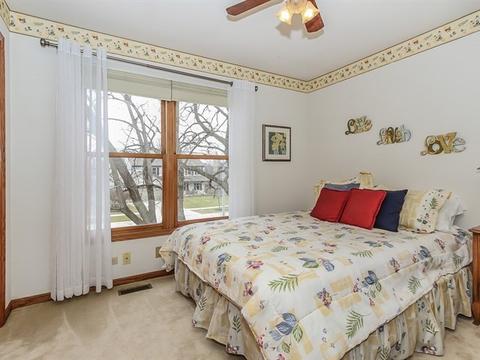 2204 Jordan Ln, Elgin, IL 60123 photo 25