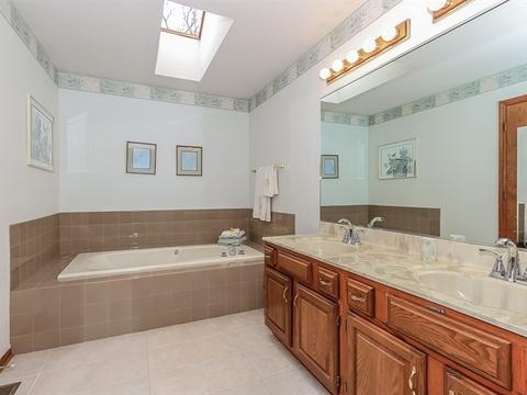 2204 Jordan Ln, Elgin, IL 60123 photo 24
