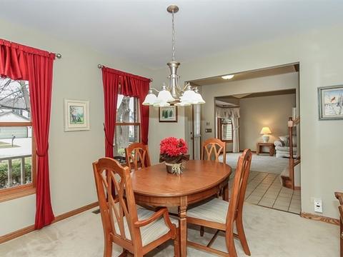 2204 Jordan Ln, Elgin, IL 60123 photo 13