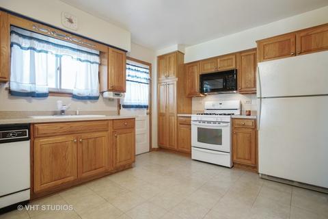557 S Westgate Rd, Des Plaines, IL 60016 photo 2