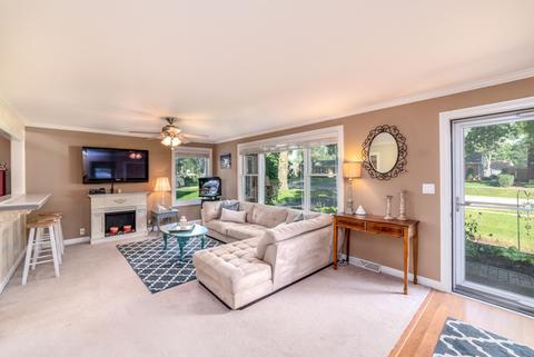 716 Spring St, Roselle, IL 60172 photo 9
