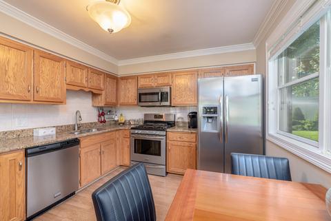 716 Spring St, Roselle, IL 60172 photo 3