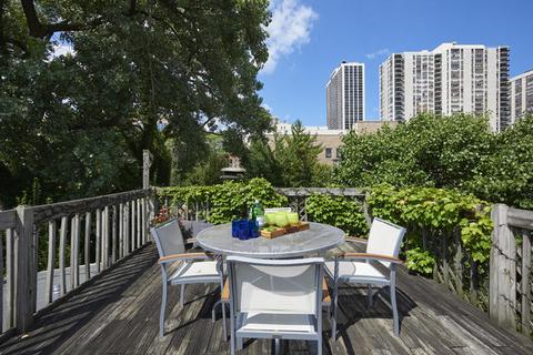 152 W Schiller St, Chicago, IL 60610 photo 18