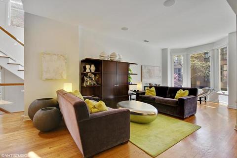 152 W Schiller St, Chicago, IL 60610 photo 2