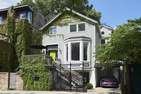 152 W Schiller St, Chicago, IL 60610 photo 1