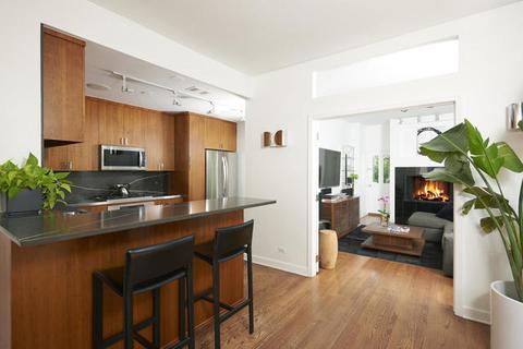 152 W Schiller St, Chicago, IL 60610 photo 5
