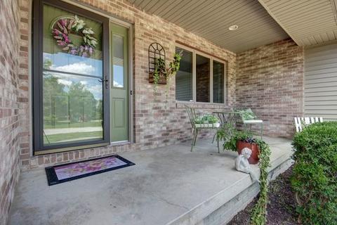 201 Clover Ln, Philo, IL 61864 photo 5