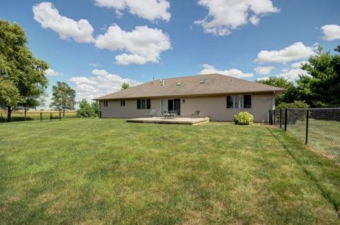 201 Clover Ln, Philo, IL 61864 photo 6